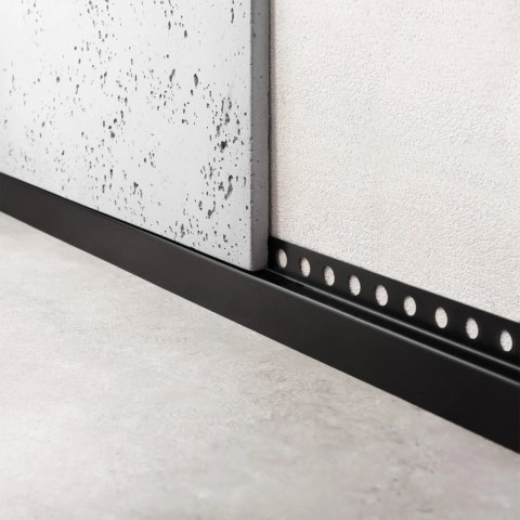 LISTWA CZOŁOWA CZARNA 130 cm LISTWA CZOŁOWA CZARNA 130 cm