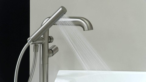 Bateria wannowa wolnostojąca z zestawem prysznicowym Bateria wannowa wolnostojąca z zestawem prysznicowym