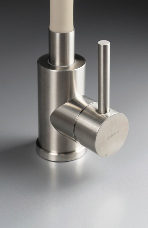 Bateria kuchenna z giętą wylewką