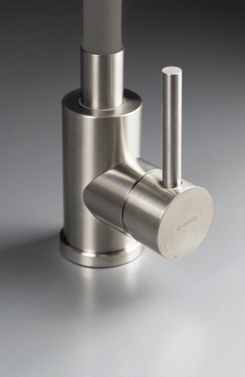 Bateria kuchenna z giętą wylewką