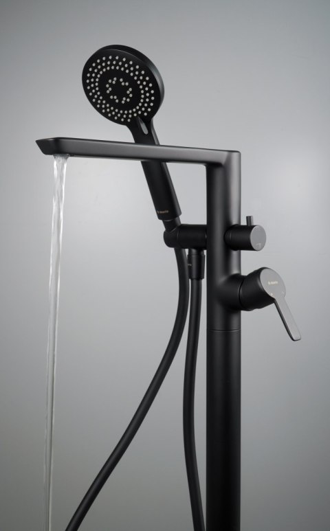 Bateria wannowa wolnostojąca z zestawem prysznicowym