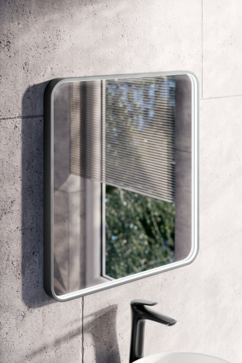 Lustro LED w ramie